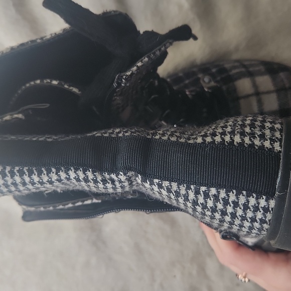 L4L Freedom white plaid lace up boots - Picture 3 of 3